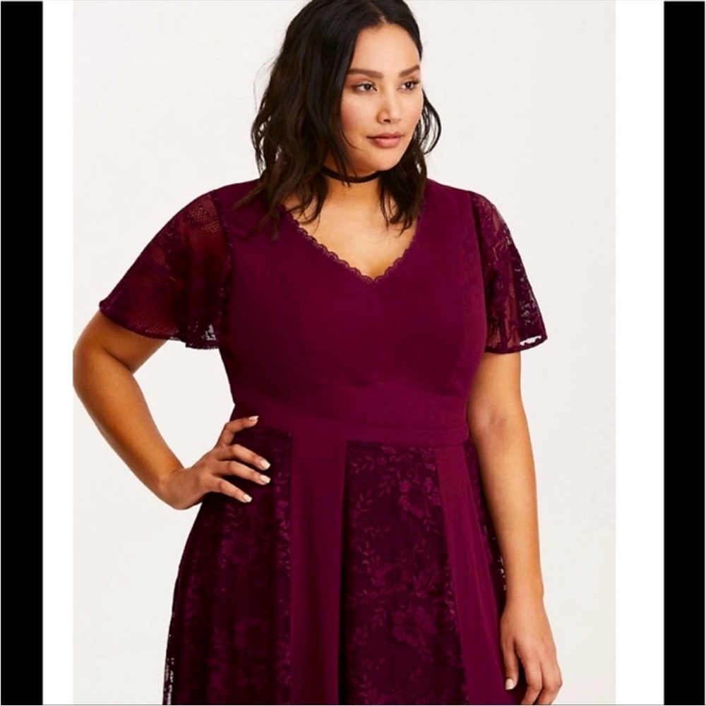 Torrid Insider Collection Autumn Burgundy Lace Overlay V-Neck Maxi Dress